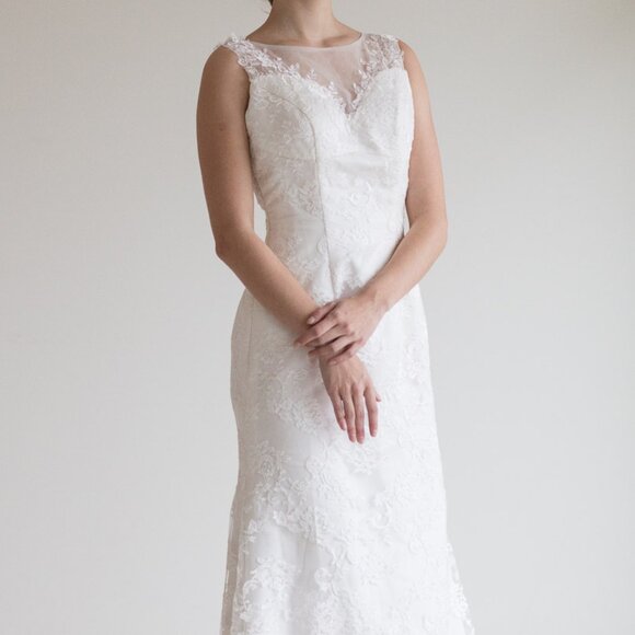 SZ 8 WEDDING DRESS, LIGHT IVORY - Picture 7 of 9